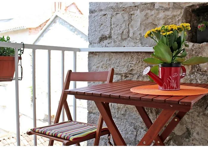 Tragurion 招待所 3*